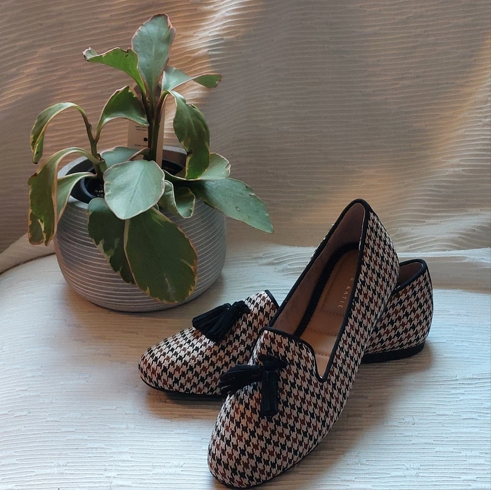 Kelly & Katie Black and Brown Houndstooth Patterned Loafers Size 7